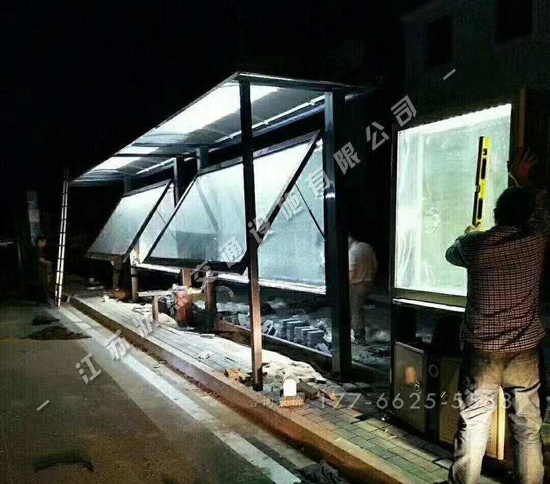 山東濱州公交車(chē)站臺(tái)安裝完成
