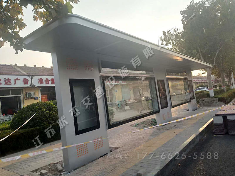 河北唐山LED屏現(xiàn)代候車(chē)亭安裝完成