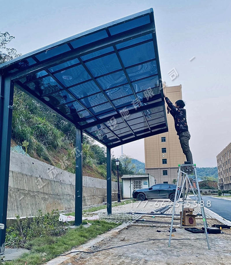 湖南恩施小區(qū)非機(jī)動車停車棚案例